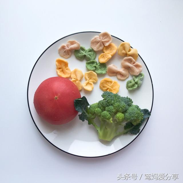 寶寶輔食｜番茄西蘭花蝴蝶面，讓寶寶每一口都吃到不同種類的新鮮蔬菜