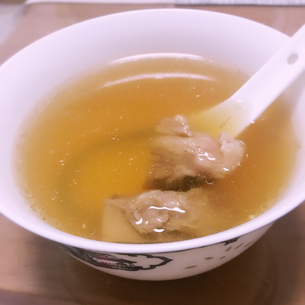 鯊魚骨花菇排骨湯 養肝明目滋陰潤燥