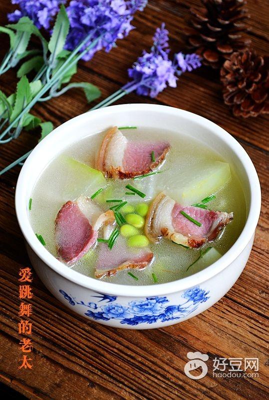 ãèå°ä¸çä¹¡æãèèæ¯è±å­å¬çæ±¤