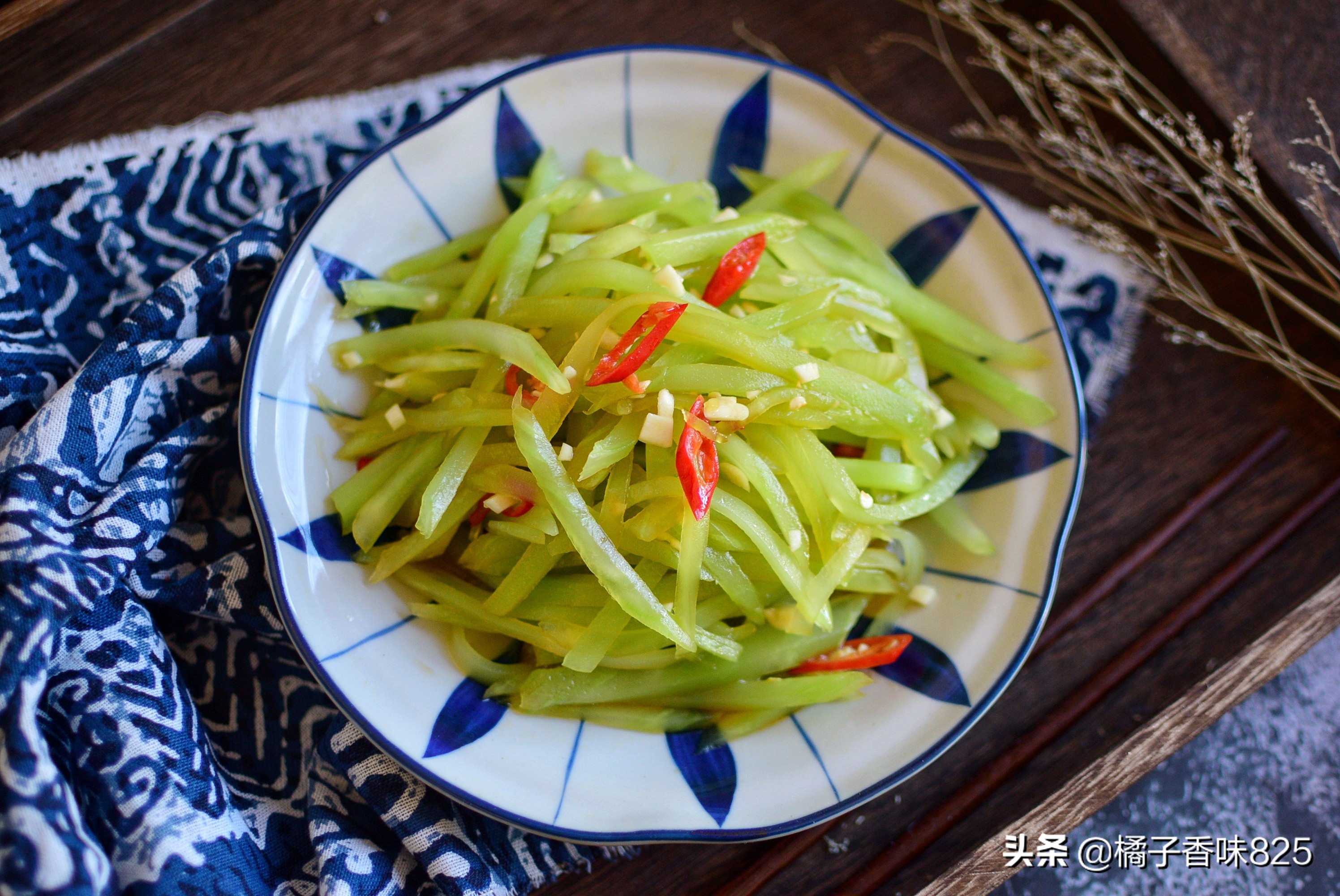 天熱不想炒菜，這道涼拌菜無油煙受歡迎，清脆爽口，最適合夏天吃