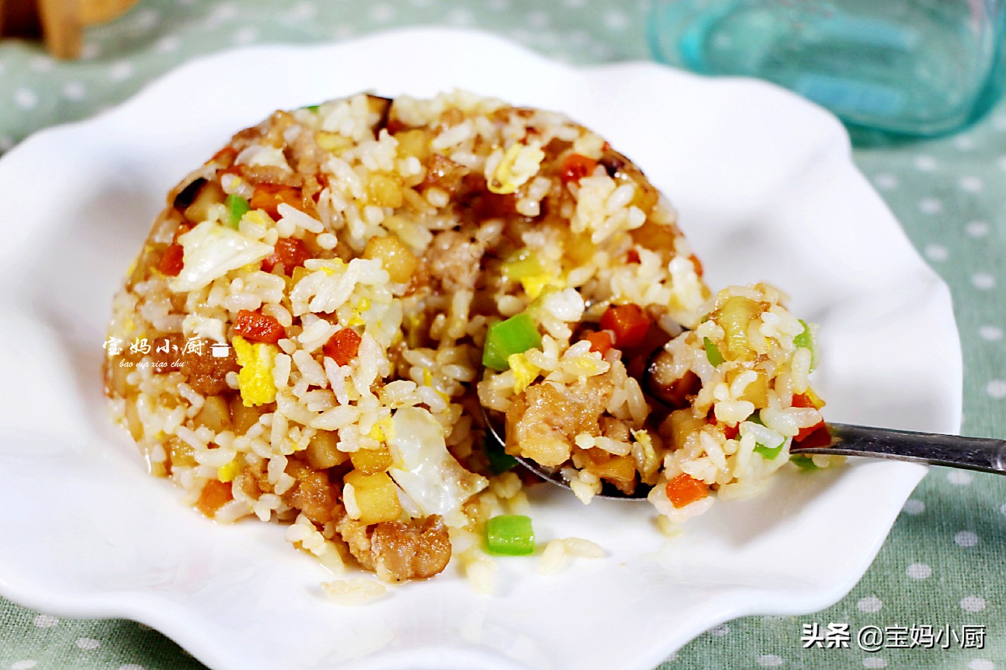 大人孩子著迷的炒飯，7種食材，早起炒一碗，花錢少營養足身體壯