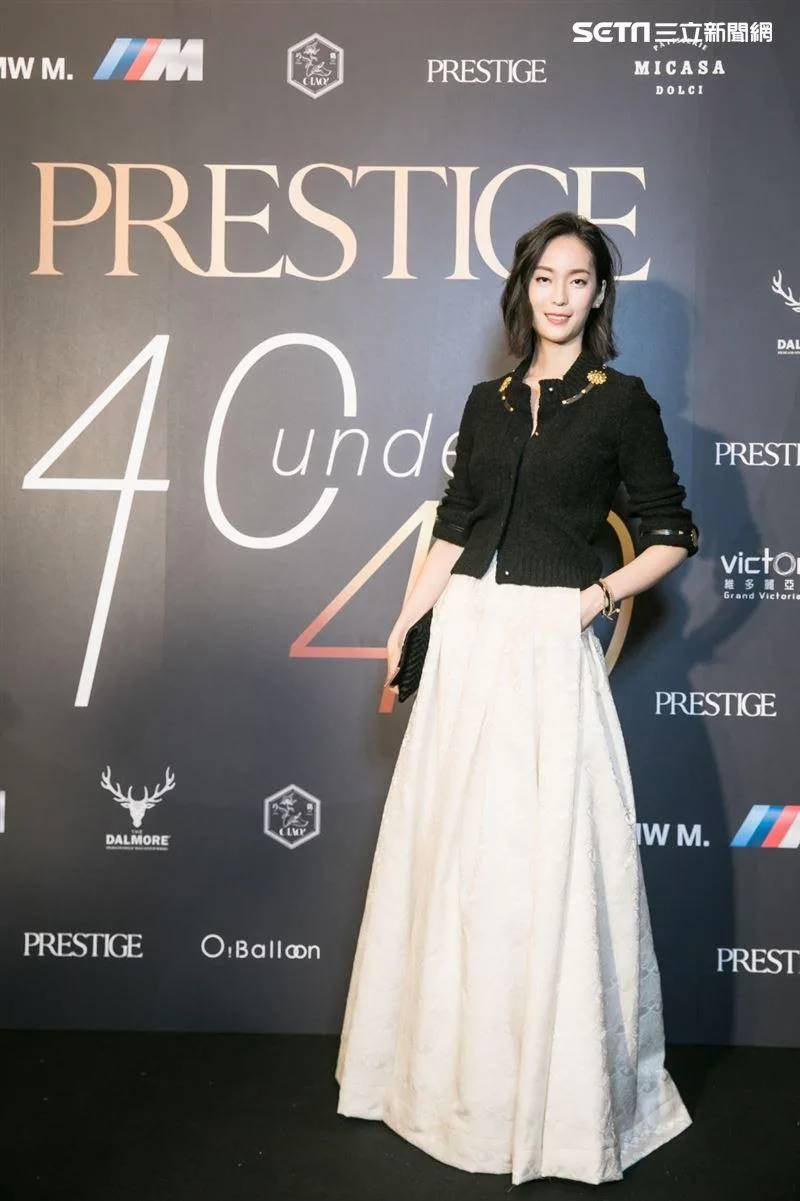 鄧麗君姪女曝光!笑憶「小時候不知她多紅」過年才見得到 「穿姑姑舊衣現身」網讚:是一家人沒錯