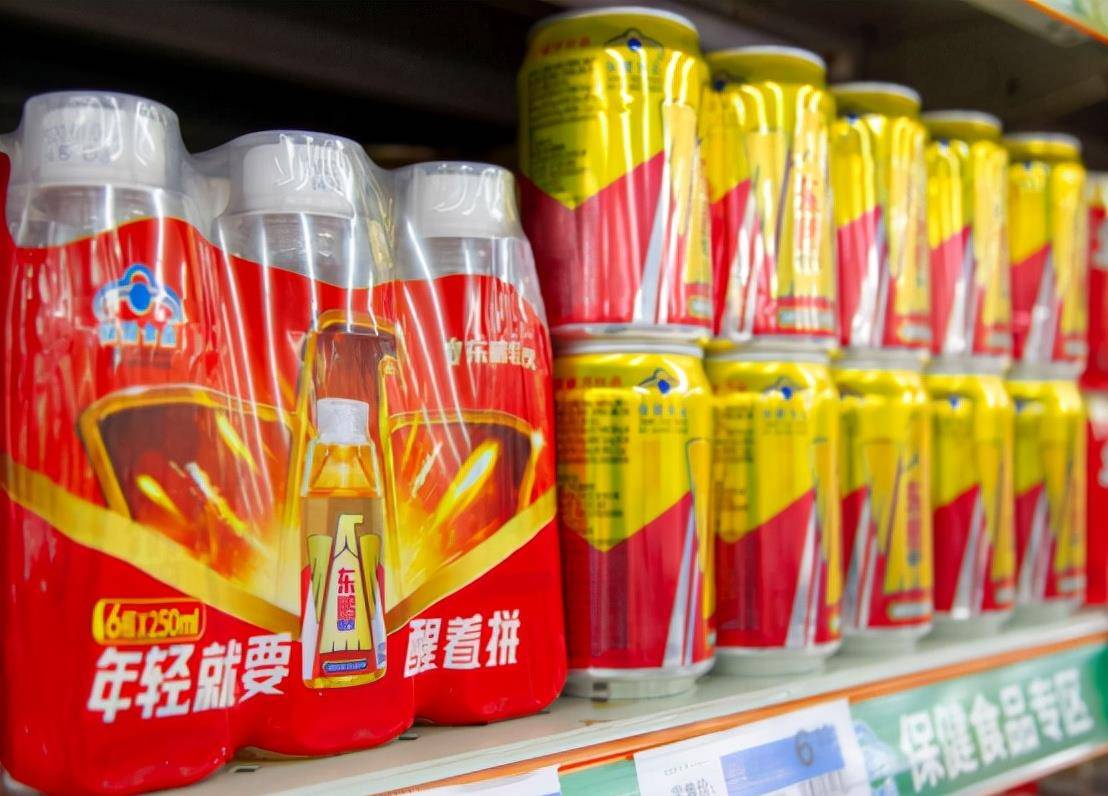 公司即將破產,他冒險承包還請謝霆鋒代言,今賺到300多億身家