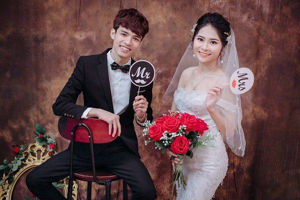 帥氣叔叔結婚卻被人搶親 雙馬尾嫩妹