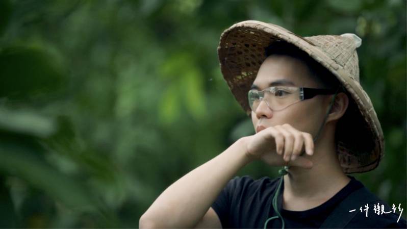 剛在國外讀完碩士!23歲青年「為病母棄200萬年薪」衝回台灣 返鄉種田領低薪「驚人成果曝光」網讚翻