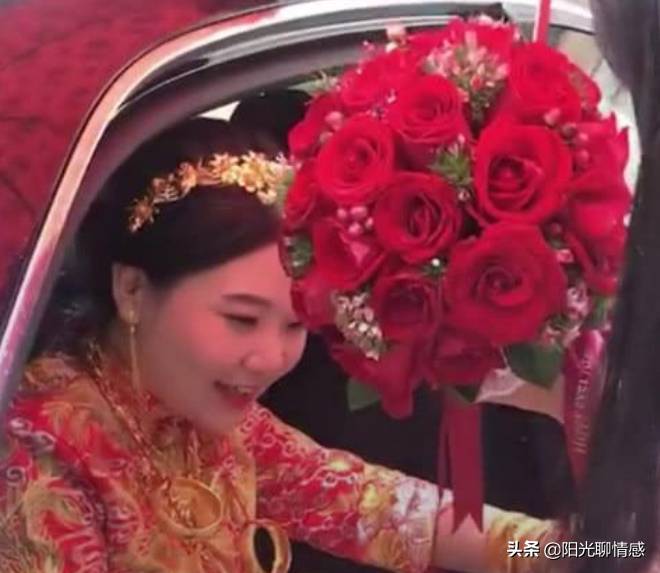 婚車到婆家門「要9萬才下車」新郎給不出「把你爸媽的金首飾脫下給我」 新郎:錢沒有,哪裡來的回哪裡!