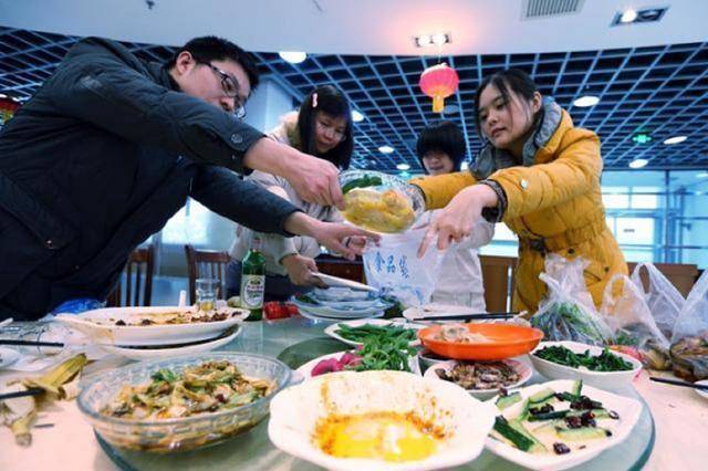 女孩相親打包剩菜!男子誇她好賢惠「扭頭就走還拉黑」女孩「謝謝你刪除我」:一月個後遇真愛