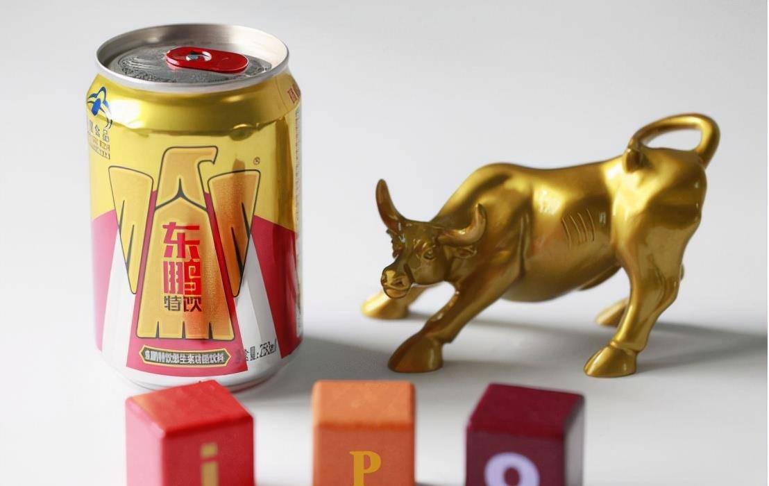 公司即將破產,他冒險承包還請謝霆鋒代言,今賺到300多億身家