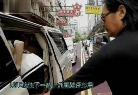 周潤發坐車，看他對司機的稱呼，你就明白他為何紅了一輩子：真正的高貴不是出身，而是教養