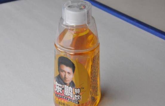 公司即將破產,他冒險承包還請謝霆鋒代言,今賺到300多億身家
