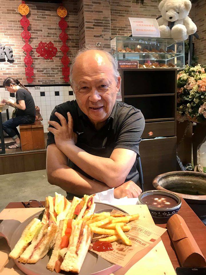 72歲醫生花2年「替失智母打造陽光玻璃屋」母子同住 「全依媽媽需求設計」各自擁空間:想親自守護