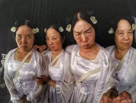 61歲出名成周星馳御用丑角,兩部戲賺兩套房坐擁千萬資產
