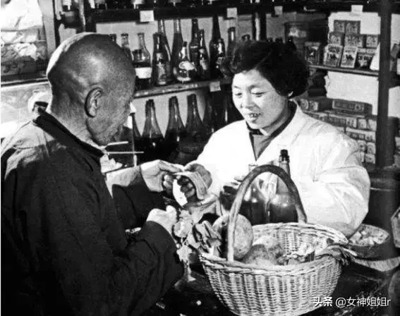 存有巨款?80歲老人翻出一張「62年前的存款單」, 銀行查詢後「確認有效」,老人卻堅持不取了