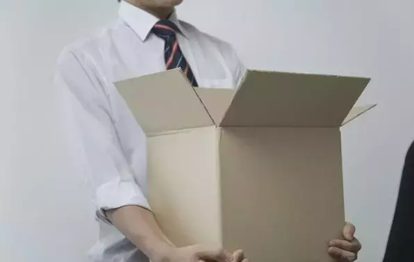 部門同事結婚「給全公司」發請柬!結果卻只有6人到場 隔天上班「看到公告」大家都傻了