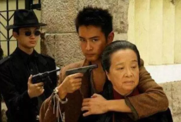 容嬤嬤「兒子」王雨,出道十年不溫不火,妻子卻憑一部劇一炮而紅