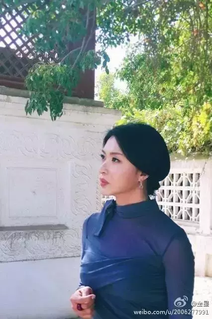 活出自我!她23歲娶妻 28歲「從男身變女人」38歲嫁人,如今53歲家庭和睦兒女雙全