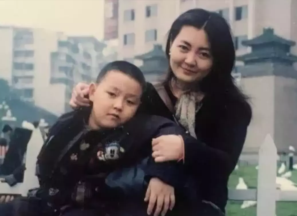 兩度喪子!保姆偷走僱主兒子「26年後良心發現」欲歸還 親母「錯愕不已」:兒子早已找回