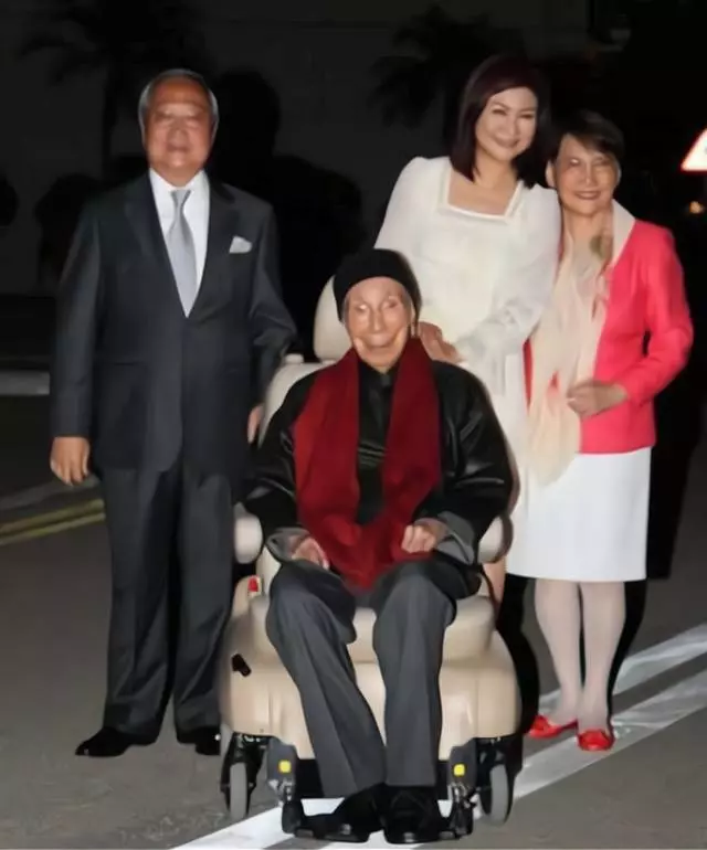 活了107歲的邵逸夫:留下百億遺產,四個兒女無人願意繼承,為啥