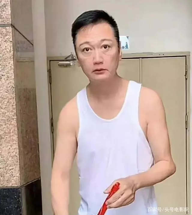 前TVB師奶剎手賣唱掙錢!58歲基本沒戲拍,吃老本26年