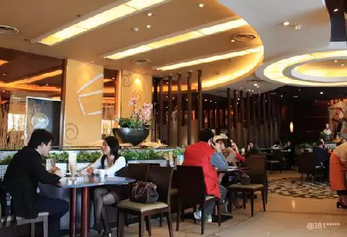 現在的餐館為何都流行掃碼點餐?老闆說出實情:一年能多賺20萬