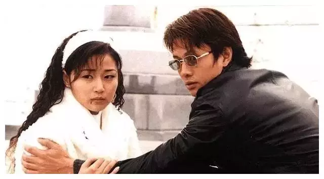 為救妻子花光積蓄!「昔亞視一哥尹天照」為照顧患病妻子淡出娛樂圈「攜手36年無兒無女」恩愛如初