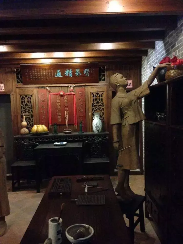 十三姨原型!她性格太強悍無人敢娶「嫁給54歲黃飛鴻」 丈夫走後「守寡57年無兒無女」 卻締造傳奇一生