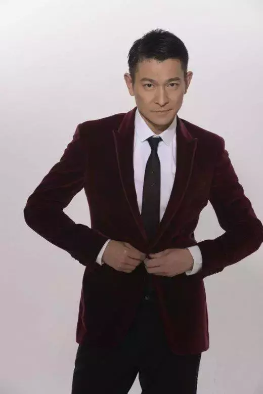 劉德華:成名後給父母買房、給兄弟姐妹買房買車,每年陪父母旅遊