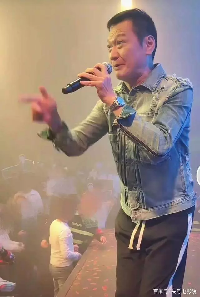 前TVB師奶剎手賣唱掙錢!58歲基本沒戲拍,吃老本26年
