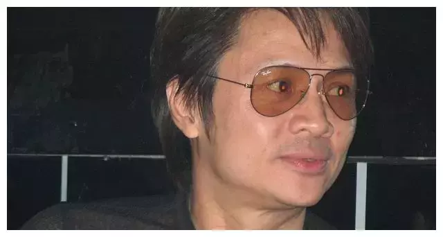 為救妻子花光積蓄!「昔亞視一哥尹天照」為照顧患病妻子淡出娛樂圈「攜手36年無兒無女」恩愛如初