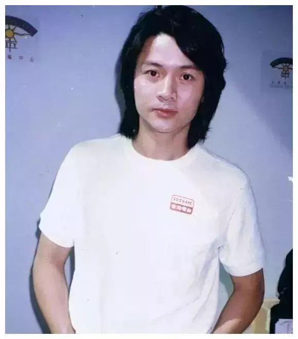 為救妻子花光積蓄!「昔亞視一哥尹天照」為照顧患病妻子淡出娛樂圈「攜手36年無兒無女」恩愛如初