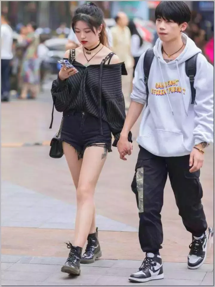 男人花幾十萬明媒正娶!他結婚當晚看見「老婆大腿」後每天都反胃:正常男人都忍不了