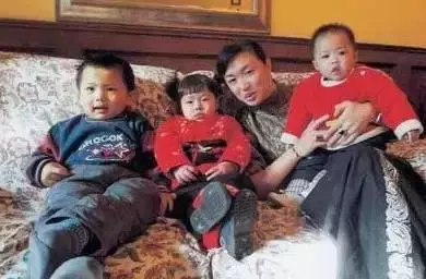 活出自我!她23歲娶妻 28歲「從男身變女人」38歲嫁人,如今53歲家庭和睦兒女雙全