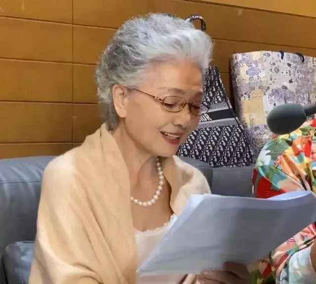 神仙奶奶「70歲出道當模特兒」網上爆紅「91歲拍雜誌封面」舉止好迷人年輕人自嘆不如