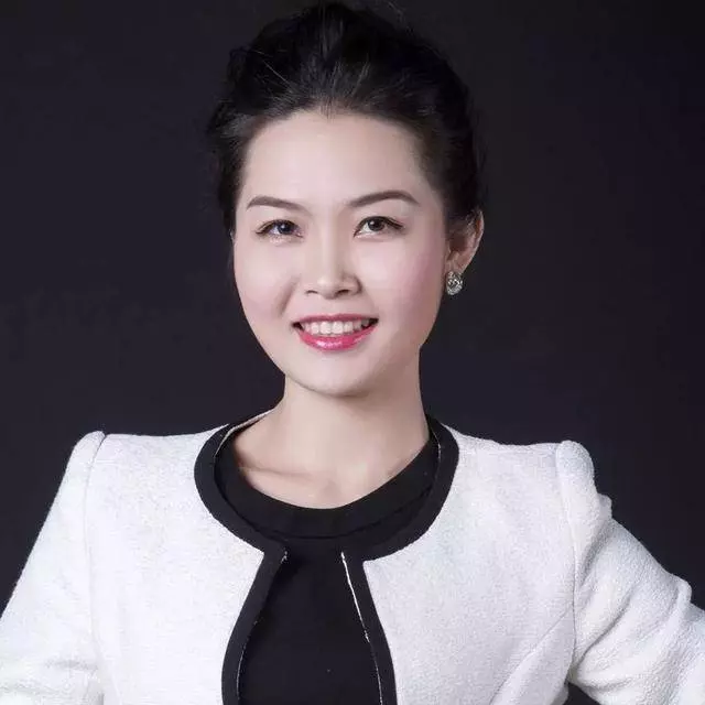 「海底撈」第1位女服務員,17歲進公司,僅小學學歷,現身家30億