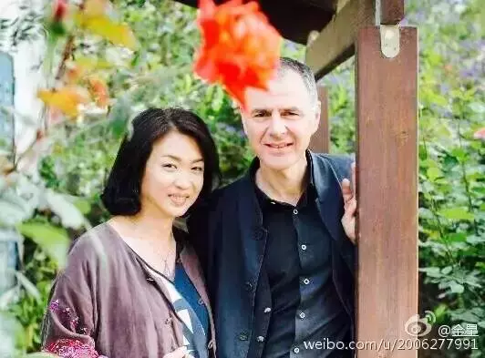活出自我!她23歲娶妻 28歲「從男身變女人」38歲嫁人,如今53歲家庭和睦兒女雙全