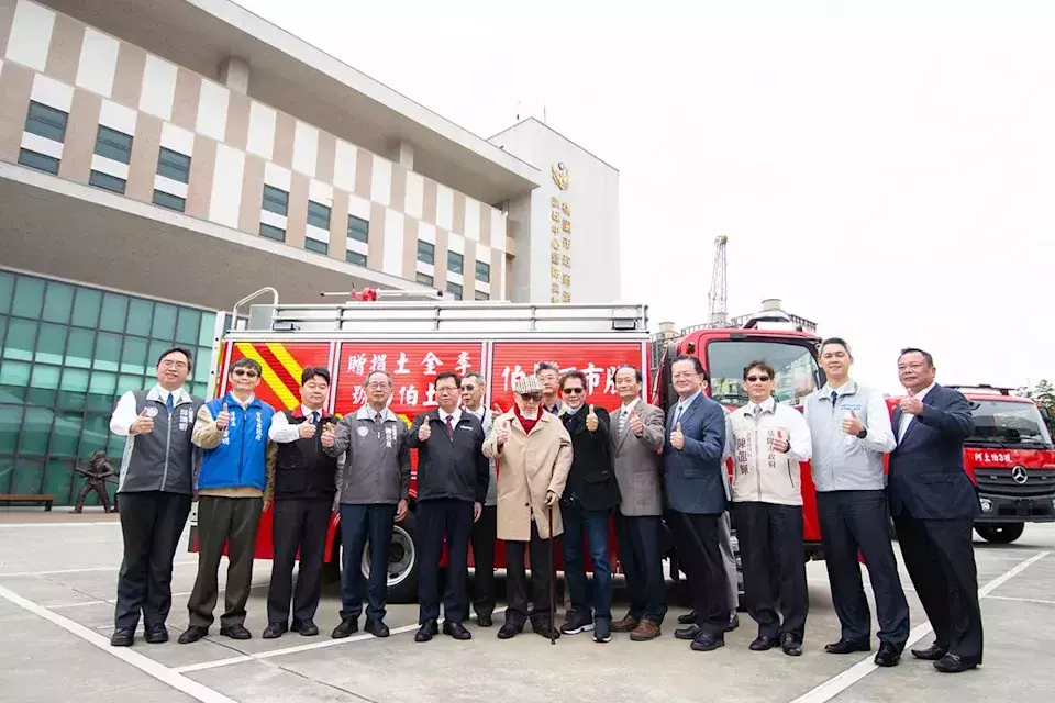 取之社會,用之社會!阿土伯一口氣「豪捐1億元消防車」都花在公益上 「另一個身分曝光」網讚嘆:默默行善50年