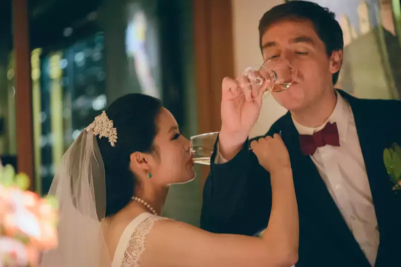 婚宴他只包2600!新娘傻眼「要老公與15年兄弟絕交」 翻開禮金簿大呼「我閨蜜才是真朋友」掀全網筆戰