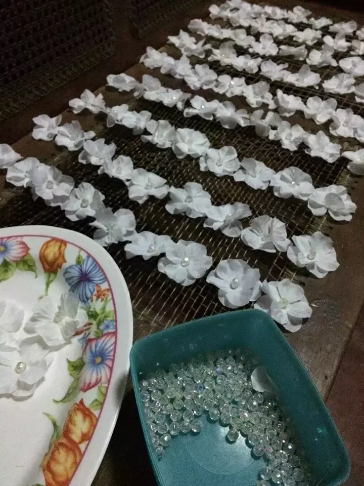 別人家的哥哥!妹妹沒錢買禮服「藝術系哥哥為她親手做」 跳起舞「展開變巨大寶藍花朵」超絕美❤