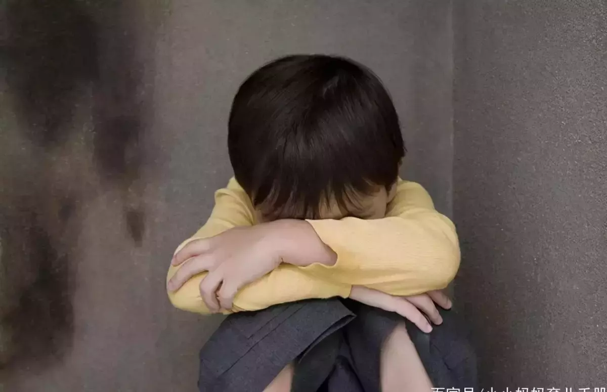 爸爸給兒子取名「東風」!護士登記時失誤「少寫一筆」 媽媽看完樂了:不改了