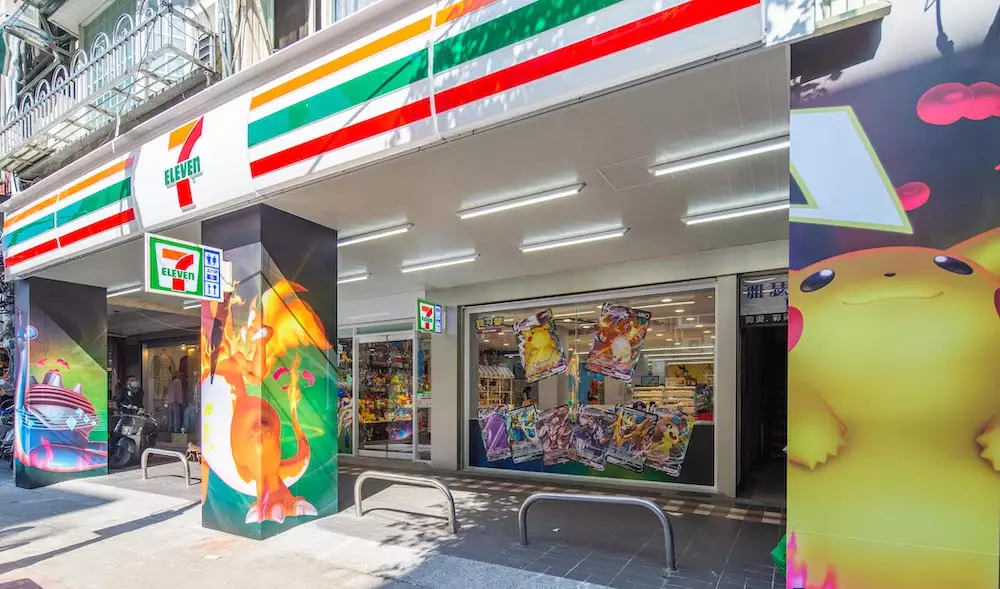 買東西不穿鞋?他發現「客人穿破襪逛超商」好睏惑 結帳後「走到超商門口秒感動」5萬人讚:值得敬佩