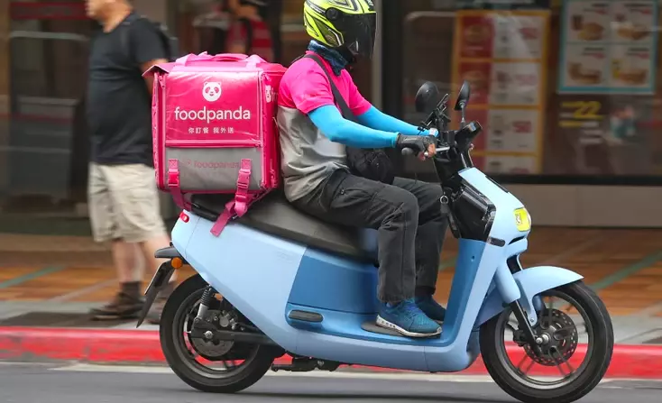 外送員送餐遲到!女學生嗆:怎不闖紅燈? 對話曝光網傻眼