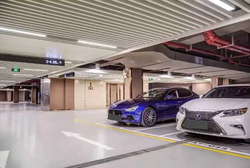 車主霸佔別人車位,自稱在日本旅遊,業主:送你12字墨寶,不謝