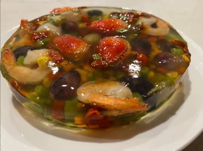 太狠!媽媽手作「三色豆果凍」 兒含淚吃:營養滿分