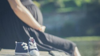 好不容易才懷孕！媽媽產前「偷塞紙條給醫生」，一打開「紅了眼眶」：很心酸…