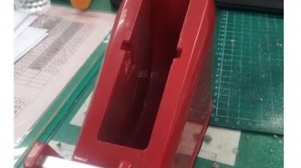 一直以為膠台裡面放的是鐵，某天掉落後有重大發現！網友：第一次看見膠台的真面目耶