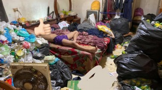 上輩子住回收場？她出賣親哥「垃圾山堆滿房間」　跟家人聯手「花6小時改造」網驚：是換了棟房子嗎