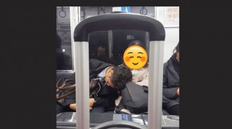 這94日本人的浪漫！她搭電車看到這副景象忍不住笑了，網友卻只看到亮點：有正妹！