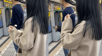捷運無罩開吃！妹子「拿小叉嗑水果」網歪樓：原諒她