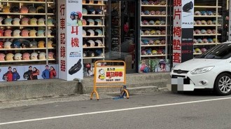看起來都沒人！轉角安全帽店為何不會倒？生存真相驚呆，命中率超高！