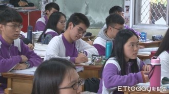 沒智慧型手機「上課都在幹嘛？」 網掀回憶直指1神物：書包必備